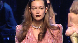 Medium_paris_defile_em1